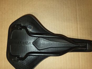 Used Selle Italia y 2024 bike — image 3 of 4