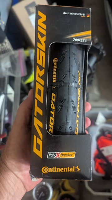 Used Continental gatorskin 25mm 2025 bike — image 2 of 9