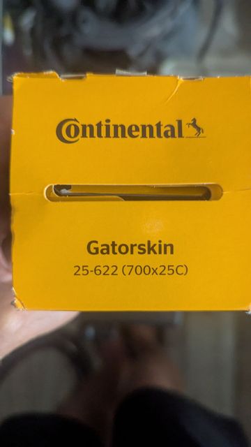 Used Continental gatorskin 25mm 2025 bike — image 1 of 9