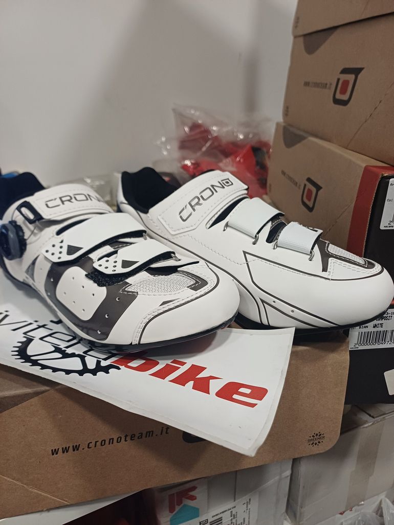Used Crono SCARPE  CR-3-19-COMPOSIT WHITE 42 - 000MCRCNCR-3-19-WHT-42 2022 bike — image 2 of 2