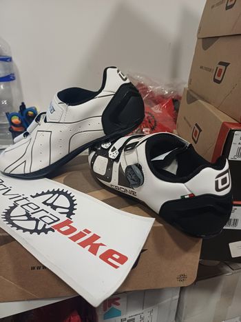 Used Crono SCARPE  CR-3-19-COMPOSIT WHITE 46 - 000MCRCNCR-3-19-WHT-46 2022 bike — image 2 of 2