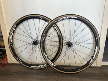 Used Zipp 30 course Wheels