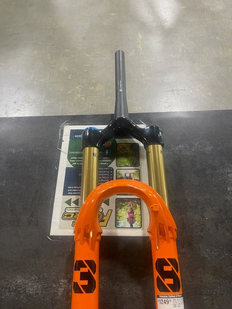 Used Fox 38 Factory, K, Float, 27.5', F--S, 170, Grip 2 2022 bike — image 1 of 4