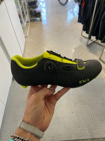 Used Fizik tempo 2024 bike — image 2 of 2