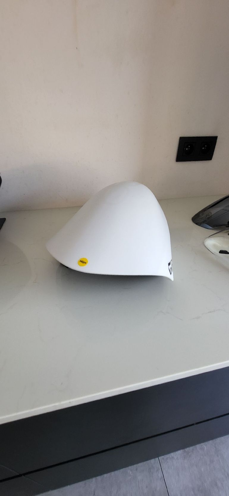 Brugt Giro aerohead II mips whit - M 2025 bike — billede 7 af 7