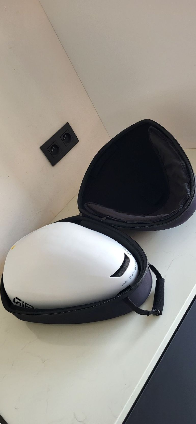 Brugt Giro aerohead II mips whit - M 2025 bike — billede 4 af 7
