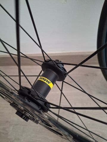 Used Mavic carretera 700c bike — image 5 of 6