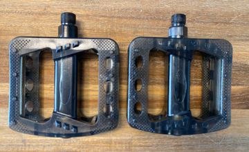 Used mtb pédales large plate-forme plastique neuve 2023 Drivetrain & Pedals
