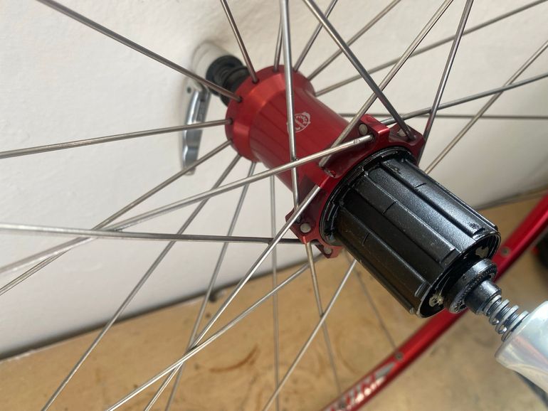 Used Mavic helium sup rosse 1990 bike — image 3 of 5