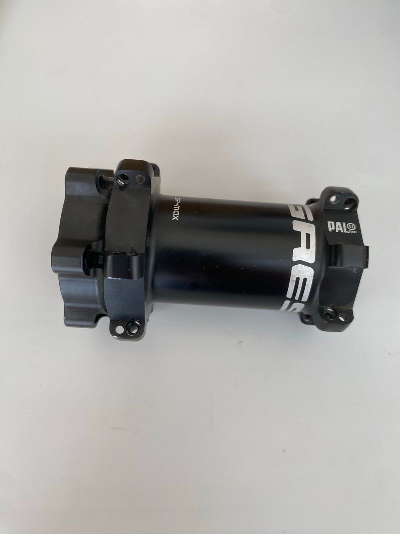 Gebrauchtes PROGRESS Nitro Lefty 8 MTB IS6 Front Hub 2024 Wheels