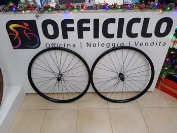 Tweedehands Dt Swiss mozzo 350 raggi dt Swiss Canale 28 aftermarket 2022 Wheels