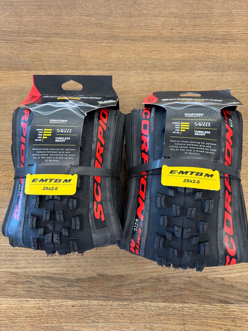 Pirelli E-MTB M 2025 Tyres & Tubes usato