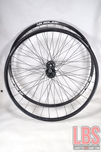 Spank, Cerchi Ruote mozzi  spike cerchi posteriore Stans Arch Flow MK3 anteriore  350 Ruota libera Sram XD.