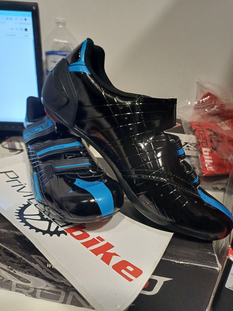 Used Crono SCARPE  ROAD CR4-19 BLACK BLUE 42 - 000MCRCNCR-4-19-BLUE-42 2022 bike — image 2 of 2