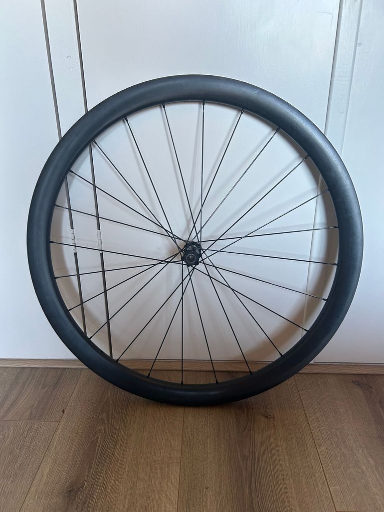 Used UTRRA LIGHT . 2024 bike — image 2 of 5