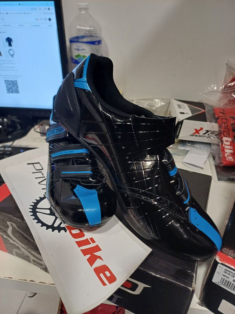 Used Crono SCARPE  ROAD CR4-19 BLACK BLUE 46 - 000MCRCNCR-4-19-BLUE-46 2023 bike — image 2 of 2
