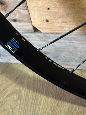 Brugt Mavic E Deemax 30 delantero 2024 bike — billede 3 af 4