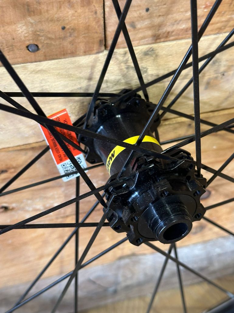 Brugt Mavic E Deemax 30 delantero 2024 bike — billede 2 af 4