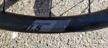 Used Syncros Revelstoke 1.5 2019 bike — image 2 of 4