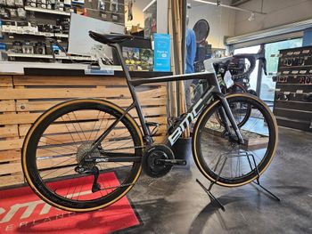 Used Campagnolo BORA WTO 45 2023 bike — image 2 of 4