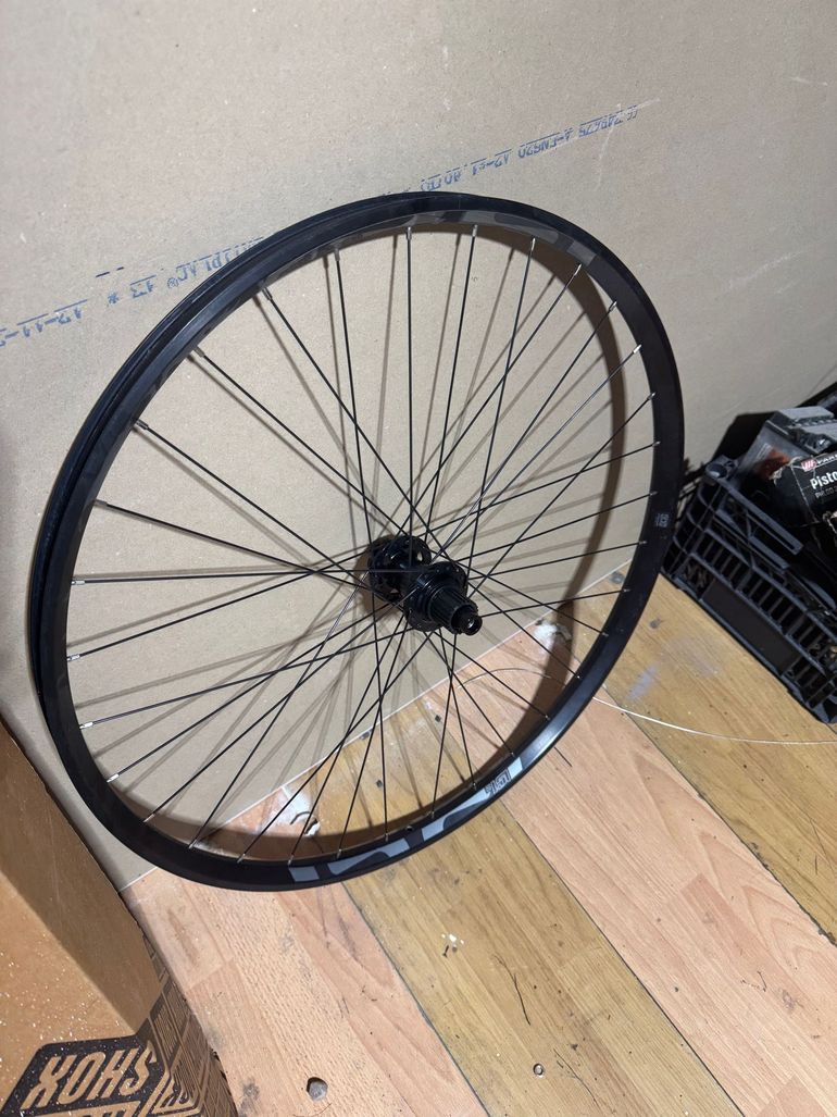 Used Aivee e13 Lg1 + aivee hubs 2025 bike — image 2 of 2