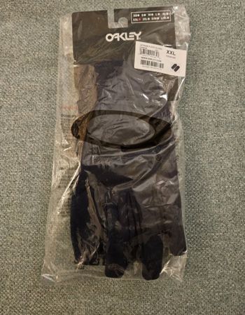 Used Oakley 2025 bike — image 3 of 6