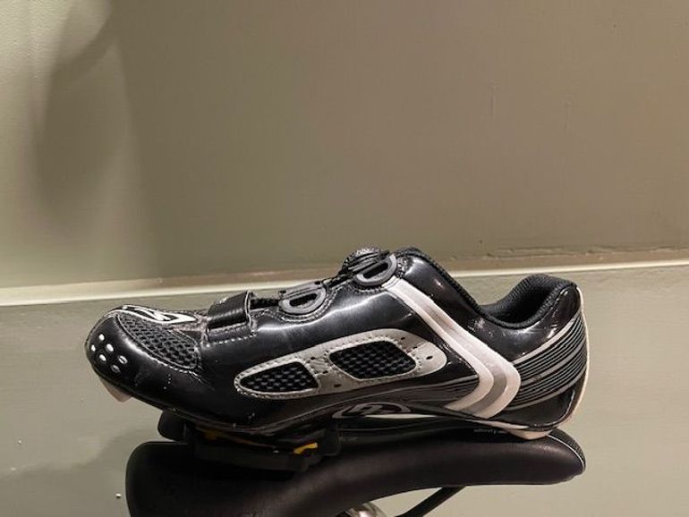 Used Specialized expert 2011 bike — image 8 of 10