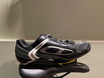 Used Specialized expert 2011 bike — image 3 of 10