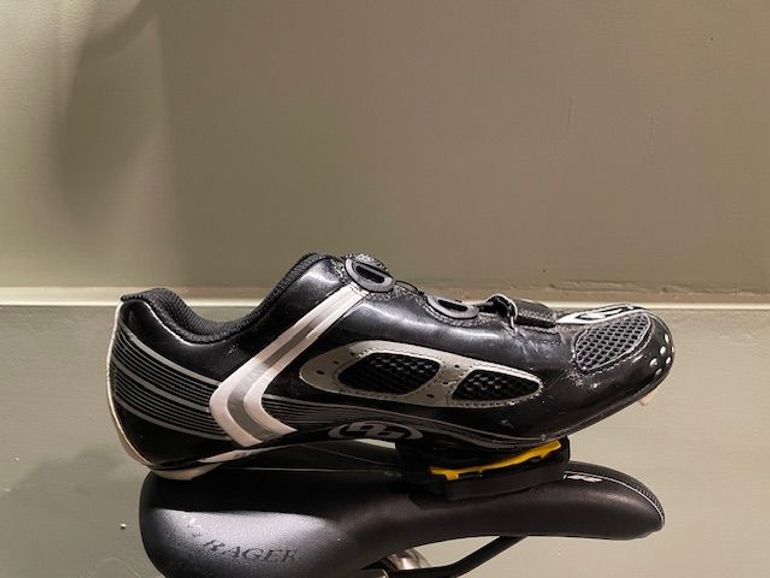 Used Specialized expert 2011 bike — image 3 of 10