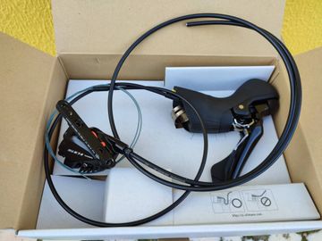 Used Shimano 105 ST-R7020 STI disc 2022 Drivetrain & Pedals
