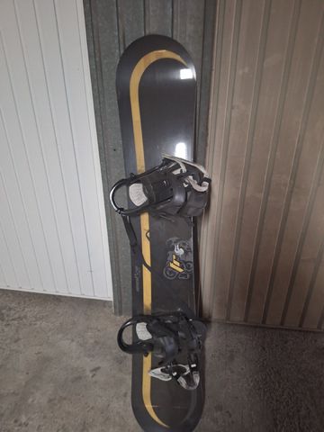 Used weeze 2014 Snowboarding & Splitboarding