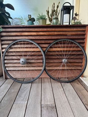 Used Campagnolo moyeux Record, jantes à boyaux Ambrosio Wheels