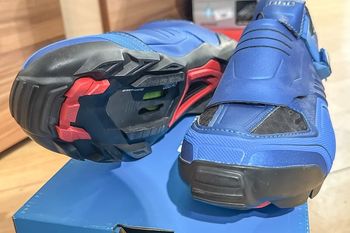 Used Shimano SH-M200B bike — image 2 of 3