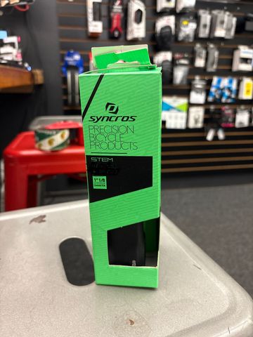 Used Syncros RR 2.5 2024 bike — image 1 of 4