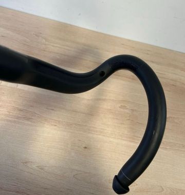Použité Enve Manillar Compact Carbono 2025 bike — obrázek 4 z 5
