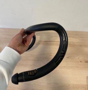 Použité Enve Manillar Compact Carbono 2025 bike — obrázek 5 z 5