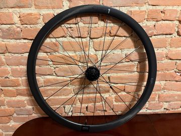 Used Giant SLR 1 36 hookless Wheels