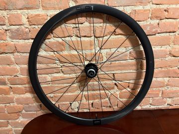 Used Giant SLR 1 36 hookless bike — image 2 of 5