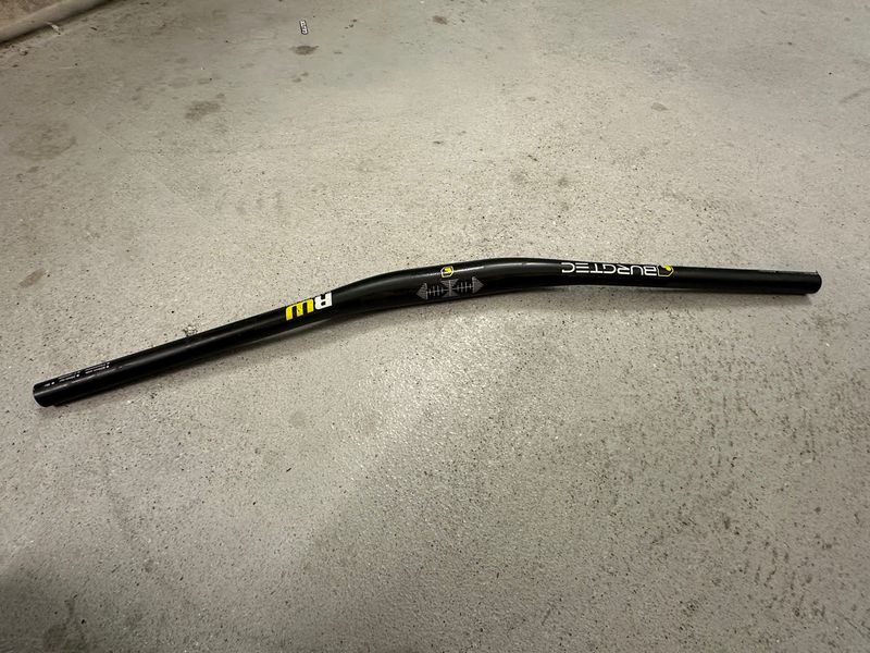 Used Burgtec RIDE WIDE DH RISE 20MM 730 MM MANUBRIO IN CARBONIO NERO 2025 Cockpit