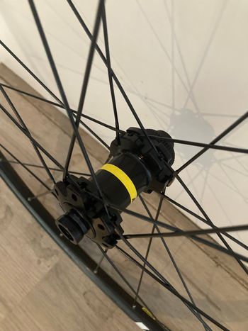 Brugt Mavic Aksium 2025 Front Wheel 2025 bike — billede 2 af 4