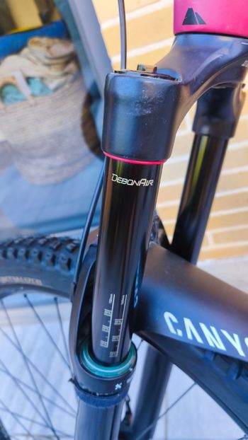 Used RockShox Pike select RC 29 160 bike — image 8 of 9