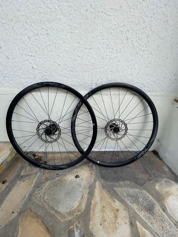 Used Giant PR2 disc 2022 bike — image 1 of 3