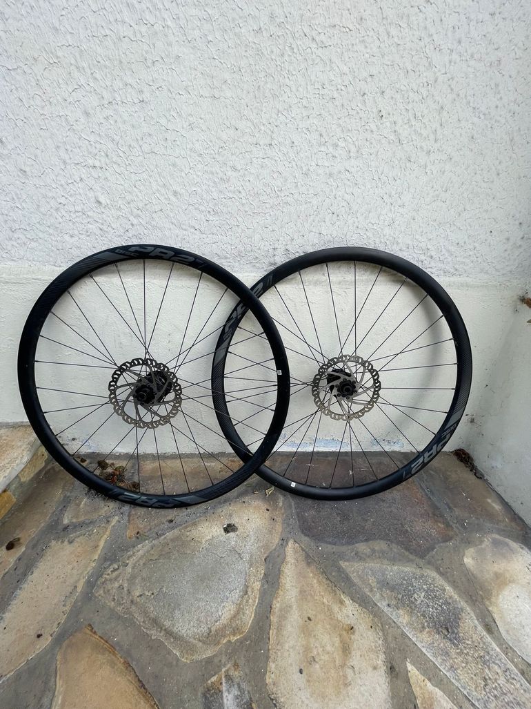 Used Giant PR2 disc 2022 bike — image 1 of 3