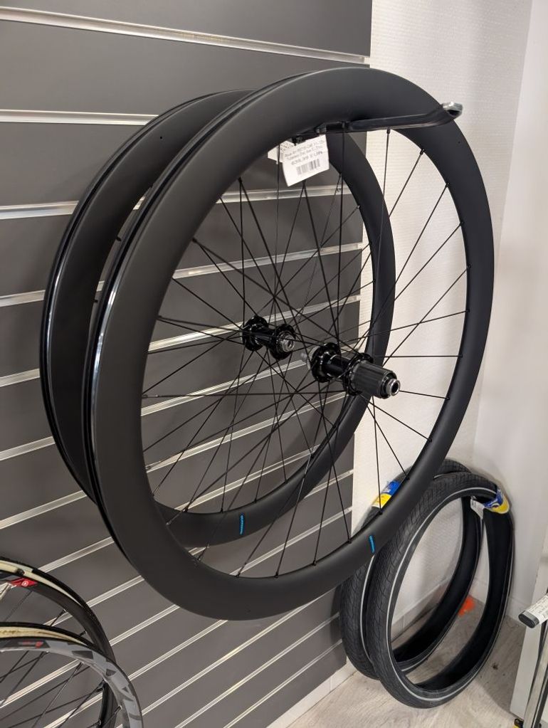Used Shimano RS710 C46 28 Carbon Wheelset 2025 bike — image 1 of 2