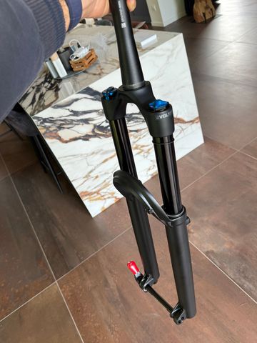 Brugt Fox 36 performance 2023 bike — billede 3 af 4