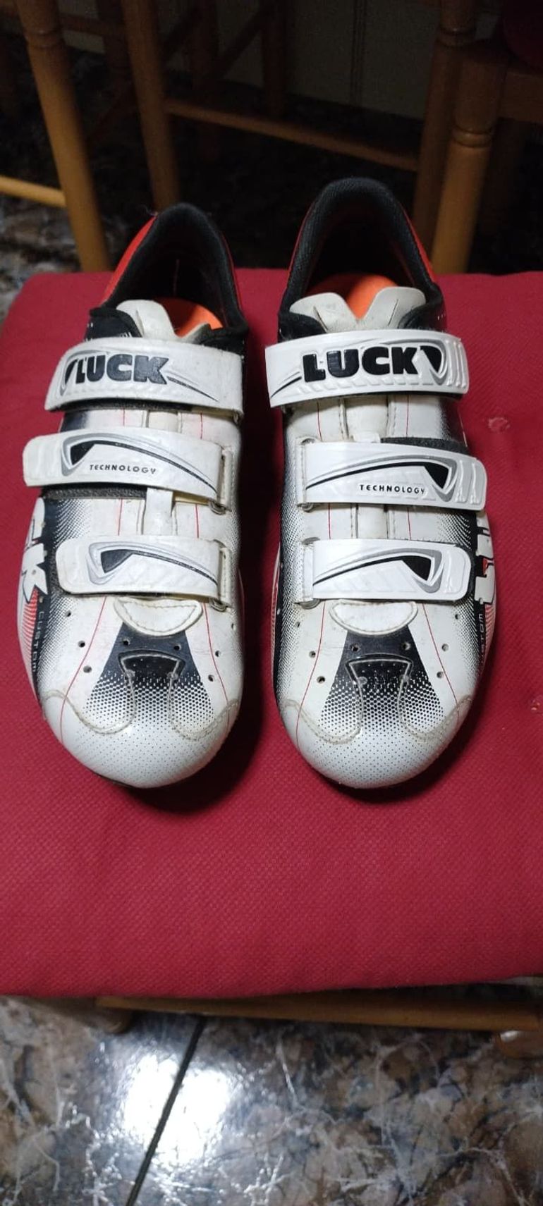 Used LUCK Zapatillas de Ciclismo Unisex 2021 bike — image 1 of 8