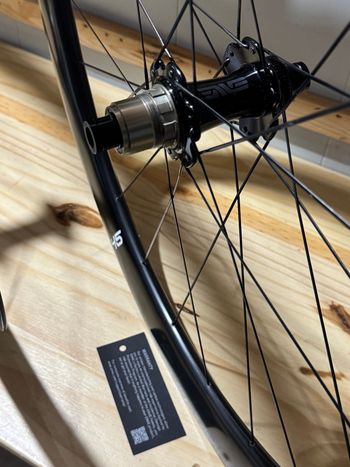 Used Enve foundation 45 * with upgraded hubs 2025 bike — image 7 of 8