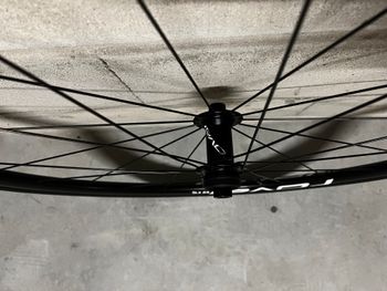 Used Dt Swiss R470db bike — image 3 of 5
