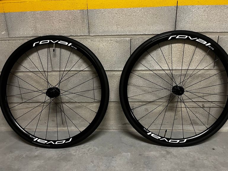 Used Dt Swiss R470db bike — image 1 of 5