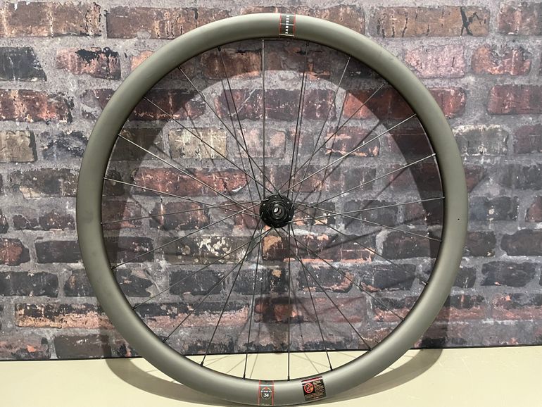 Reserve 34/37 Zipp 2024 bike usato — immagine 4 di 6